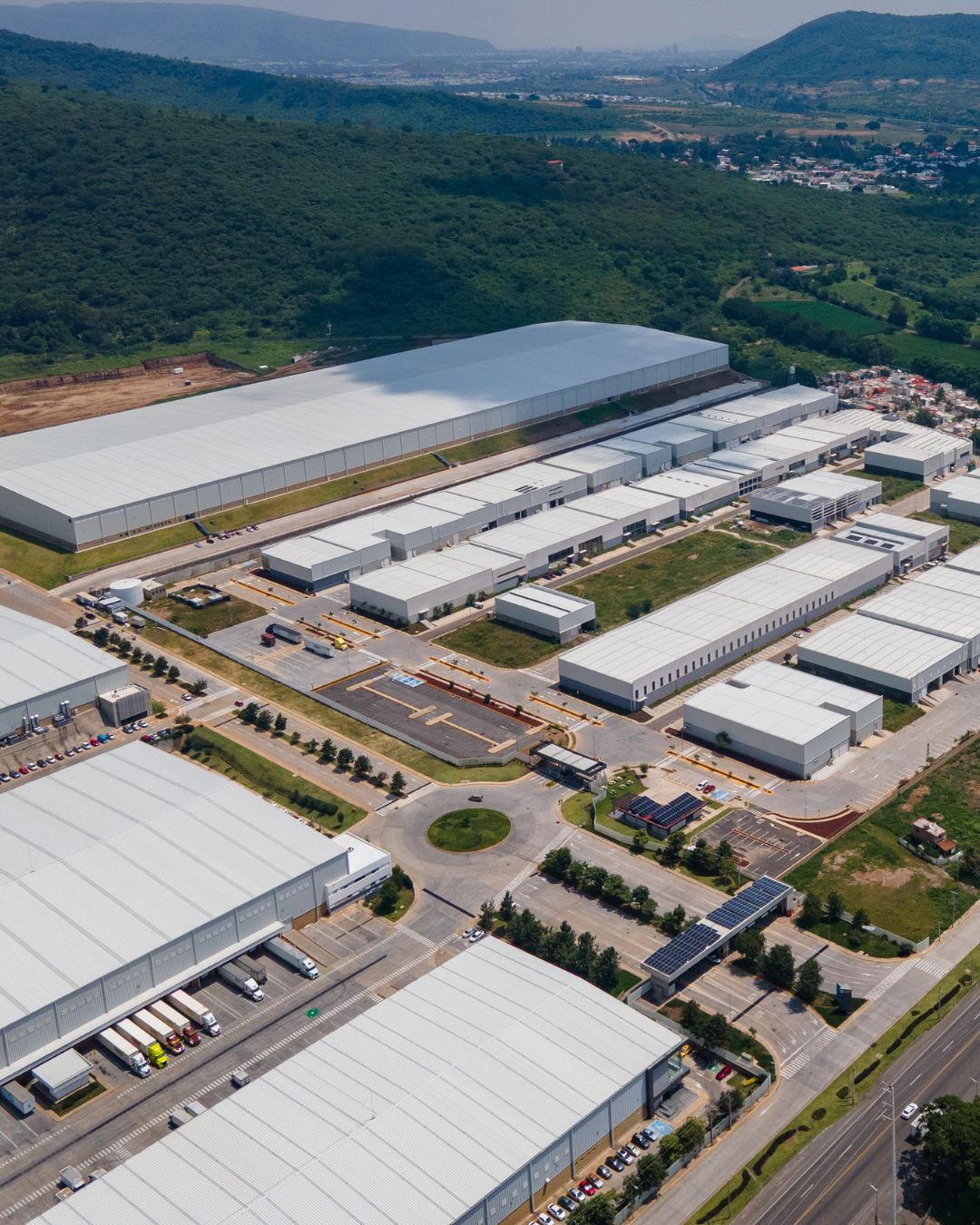 Lotes industriales y terrenos